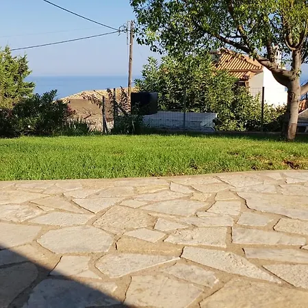 Comfy House With Private Garden & View, Near Castle Ferienhaus Kyparissia