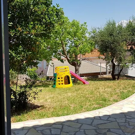 Comfy House With Private Garden & View, Near Castle *