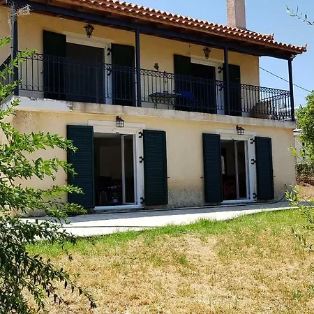 Ferienhaus Comfy House With Private Garden & View, Near Castle