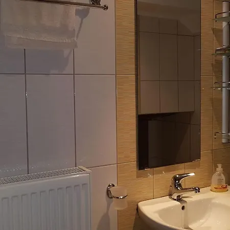 Ferienhaus Comfy House With Private Garden & View, Near Castle