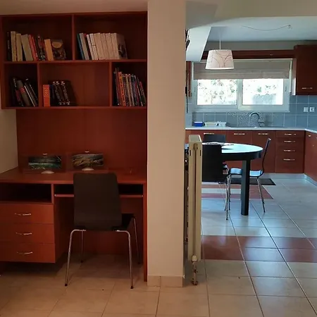 Comfy House With Private Garden & View, Near Castle Ferienhaus Kyparissia